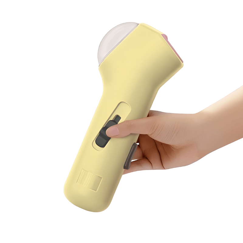 Handheld Food Catapult for Interactive Pet Play