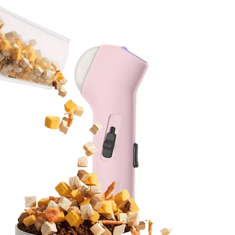 Handheld Food Catapult for Interactive Pet Play